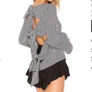 Backstage Forget Me Knot Black & White Top sz L